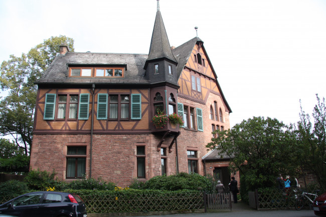 Altes Gemeindehaus mit Pfarramt