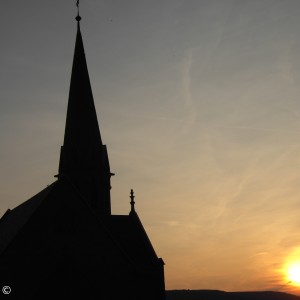 Johanneskirche im Sonnenuntergang